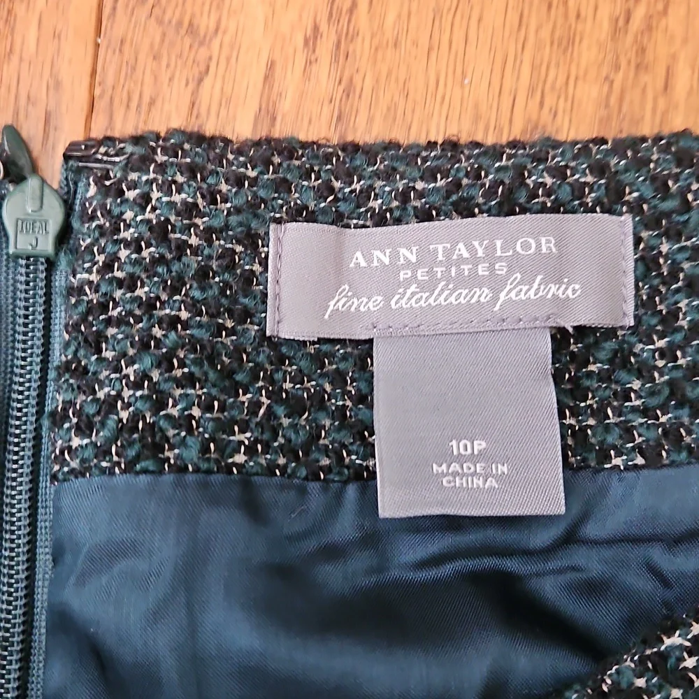 Ann Taylor Womens Green Boucle Skirt Sz 10 Petite